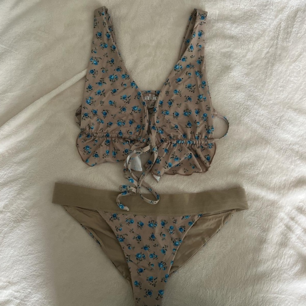 Frankie’s Bikini Set EUC